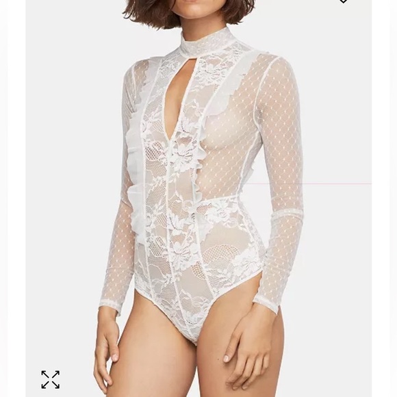 BCBG MaxAzria Lace Keyhole Long Sleeve Bodysuit Size XS Creamy White NWOT - Picture 1 of 8